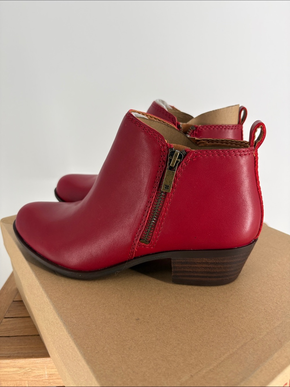 New Lucky Brand LK-BASEL  Leather Ankle Booties SIZE 6.5 - Picture 5 of 7